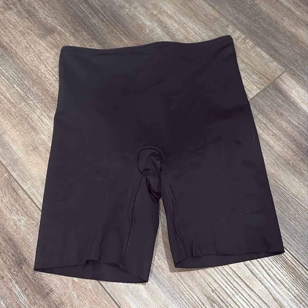 Spanx Black Shorts Small